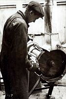 61 Polering kaffekjel.JPG