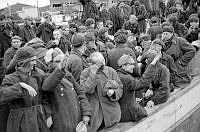 Sovjetiske fanger ankommer Tønsberg fra Bolærne (21).JPG