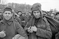 Sovjetiske fanger ankommer Tønsberg fra Bolærne (16).JPG