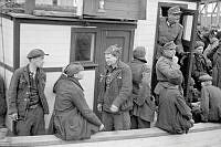 Sovjetiske fanger ankommer Tønsberg fra Bolærne (20).JPG