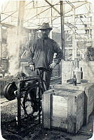 09b Fra montagen av foilvalseverket ca. 1919.JPG