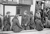 Sovjetiske fanger ankommer Tønsberg fra Bolærne (20).JPG