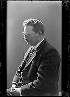 LARSEN-UNR-UÅ-Fotograf Ansgar Th. Larsen.tif